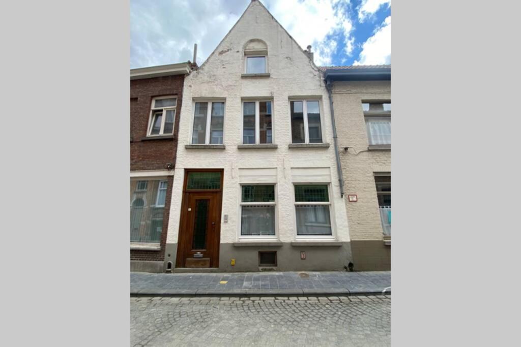 Studio With Terrace In 17th Century House Apartment
